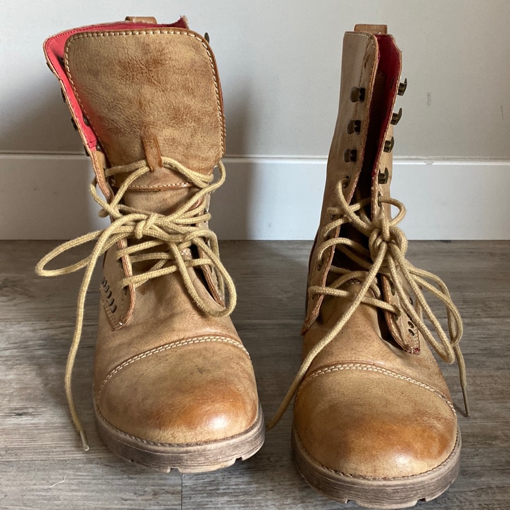 American Rag — woman’s boots, size 9M.